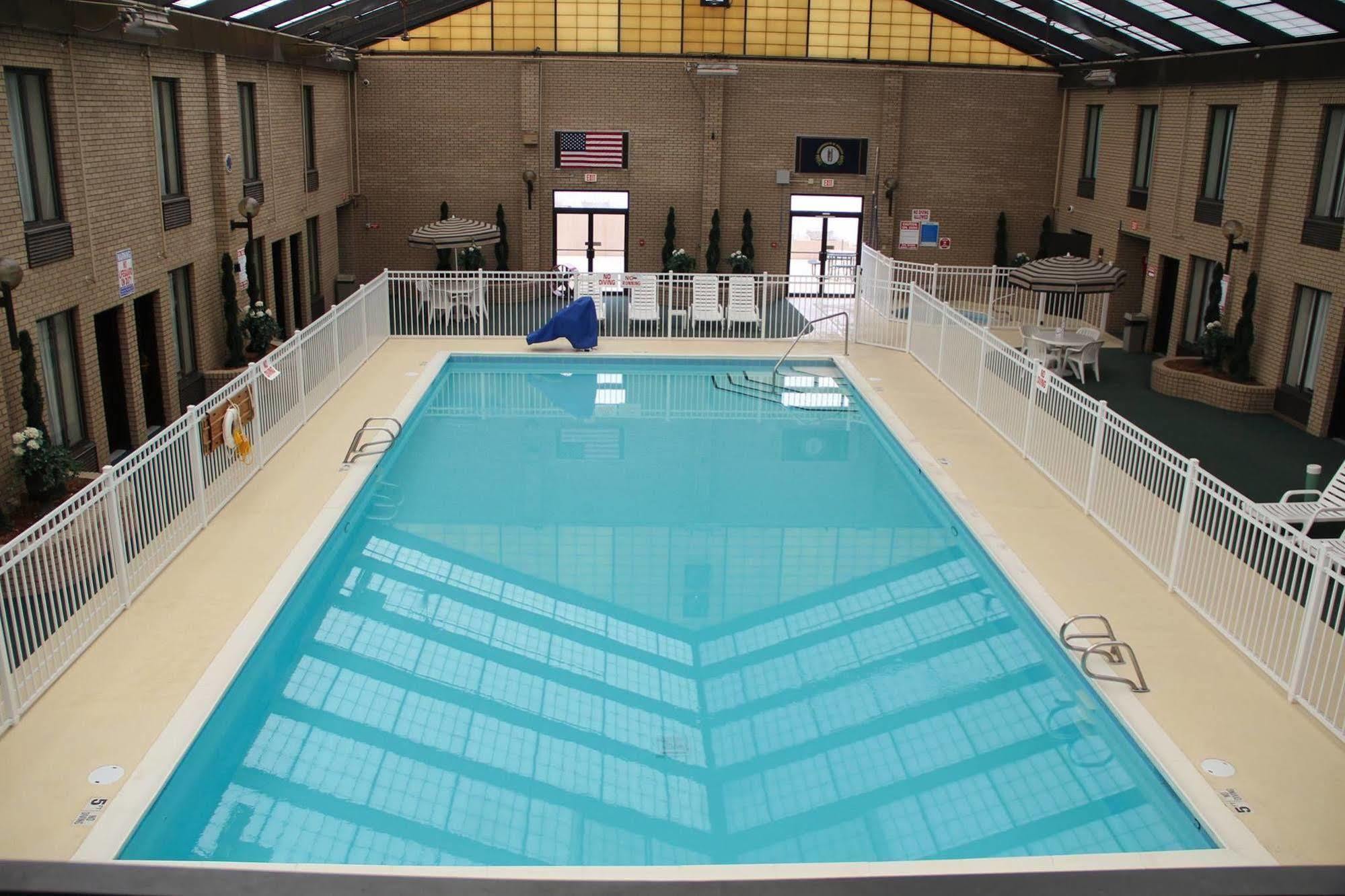 Gold Vault Inn Radcliff Buitenkant foto